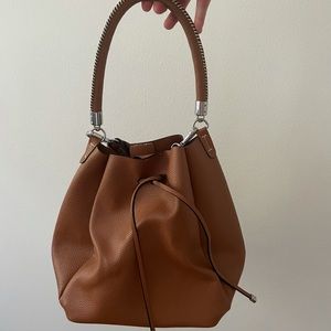 Bucket bag